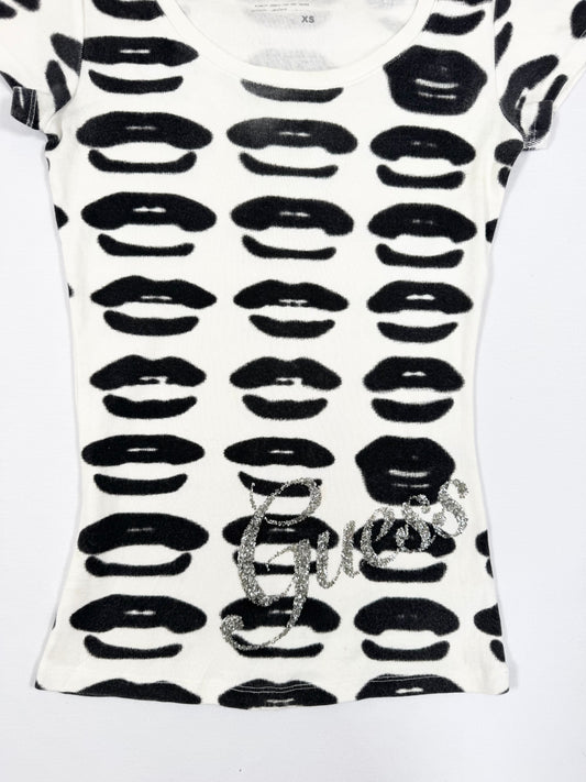 Guess Lips Tee ♡ XS