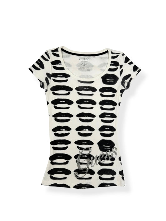 Guess Lips Tee ♡ XS