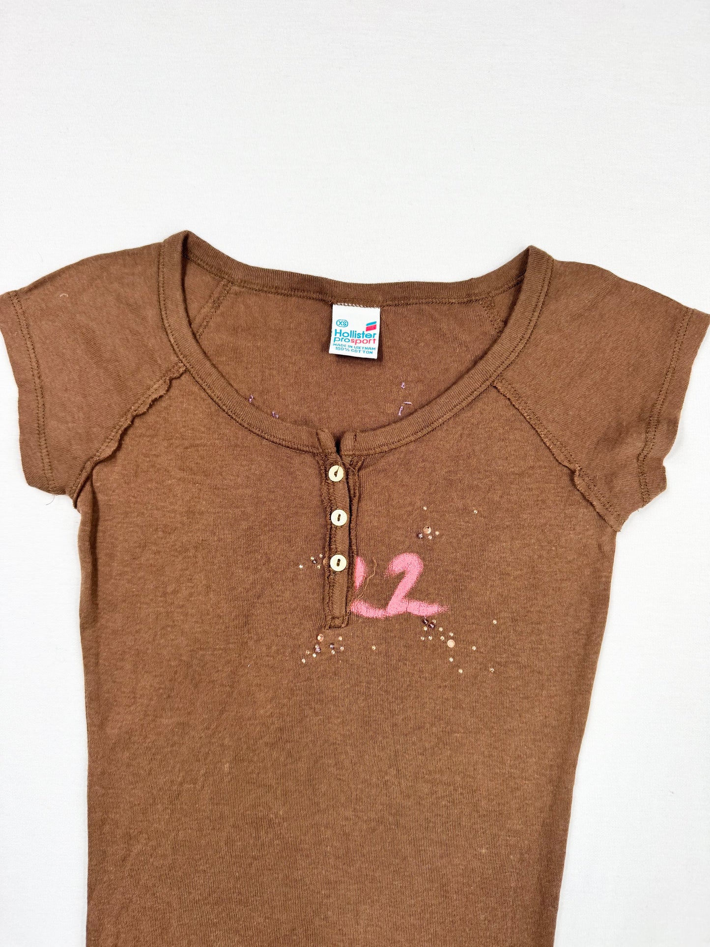 Hollister Brown Butterfly Tee ♡ XS