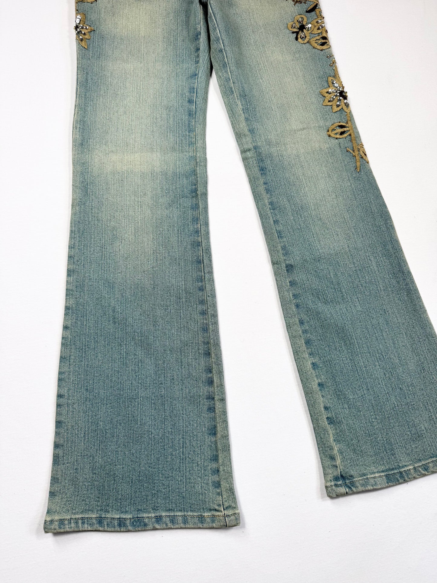 Lightwash Embroidered Flower Butterfly Flared Jeans ♡ 28”