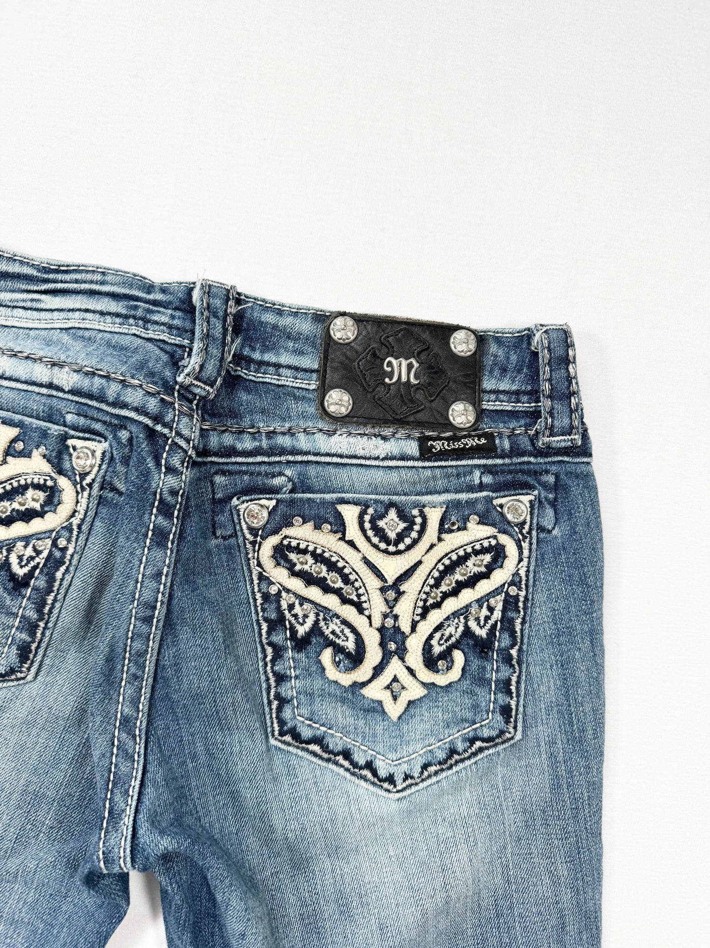 Miss Me Flared Jeans ♡ 28”