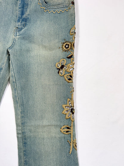 Lightwash Embroidered Flower Butterfly Flared Jeans ♡ 28”