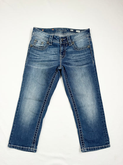 Wing Horseshoe Miss Me Capris ♡ 25”