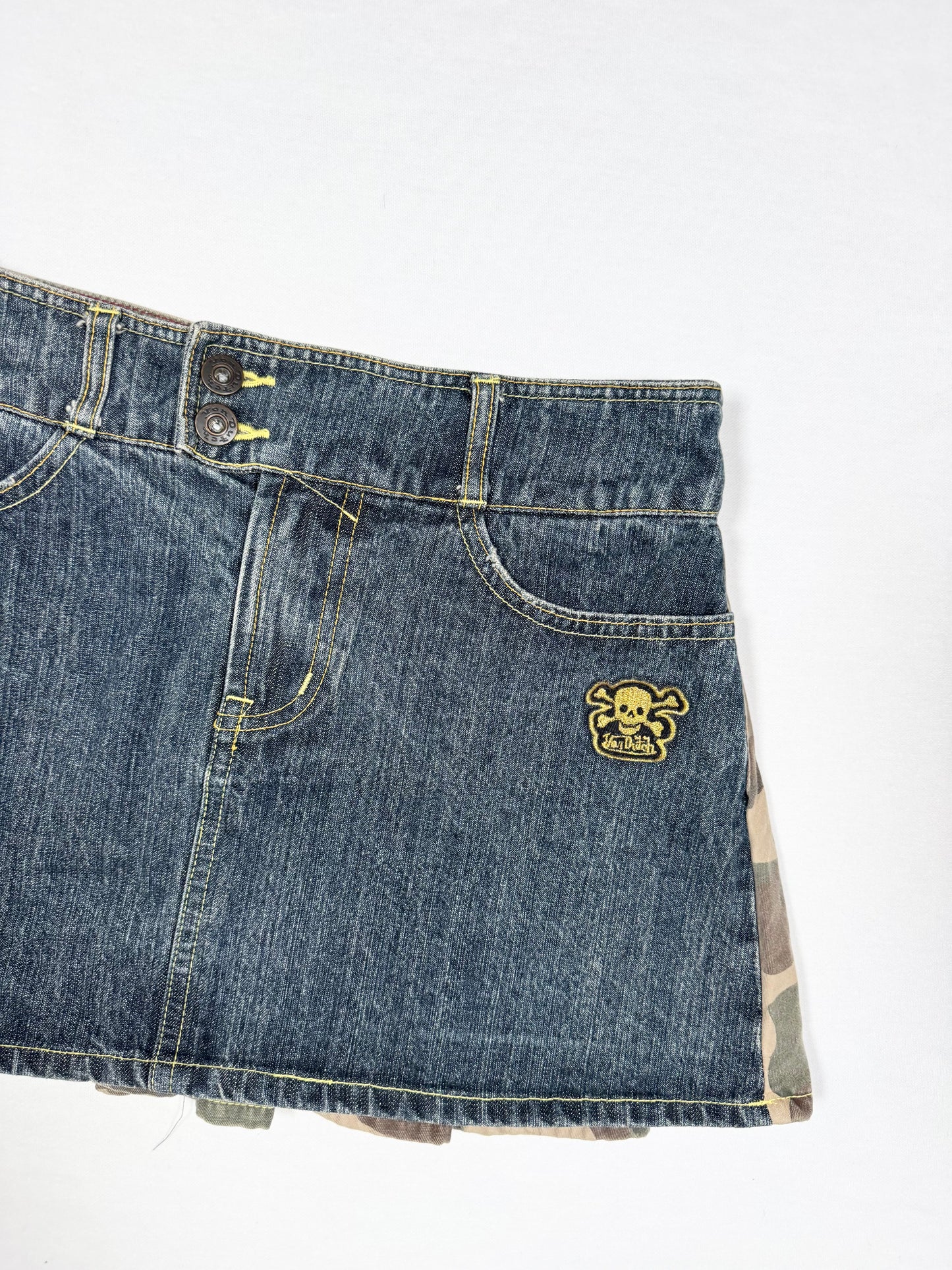 Von Dutch Camo Pleated Skirt ♡ Size XS