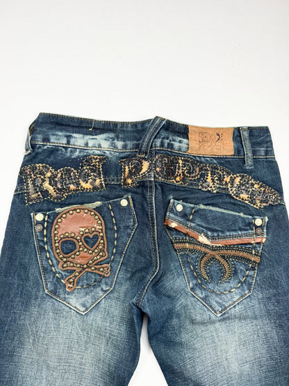 Red Pepper Skull Flared Jeans ♡ 25”