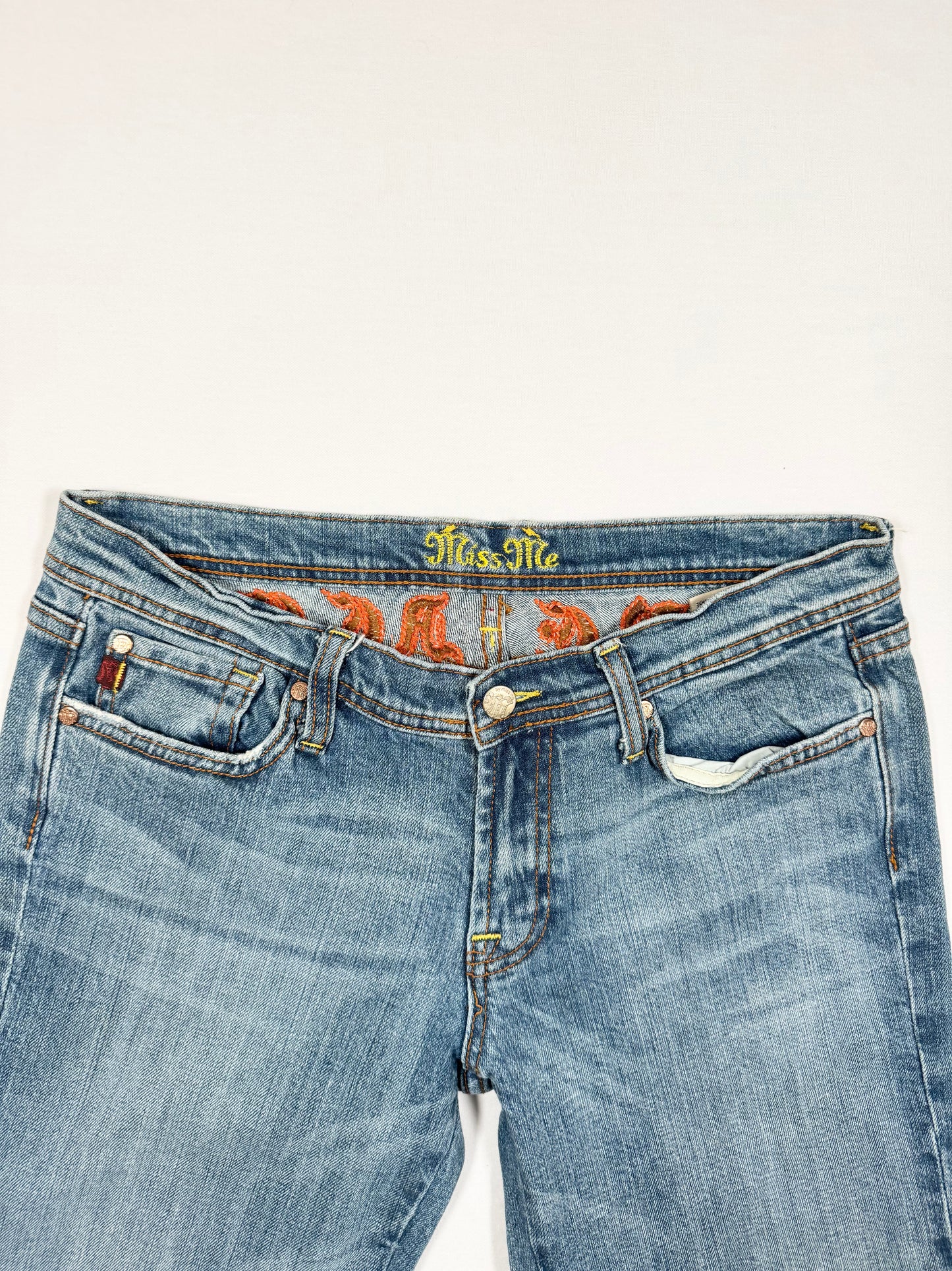 Miss Me Embroidered Jeans ♡ Size M