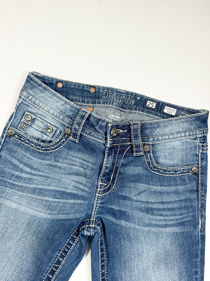 Wing Horseshoe Miss Me Capris ♡ 25”
