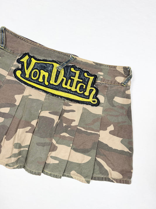 Von Dutch Camo Pleated Skirt ♡ Size XS