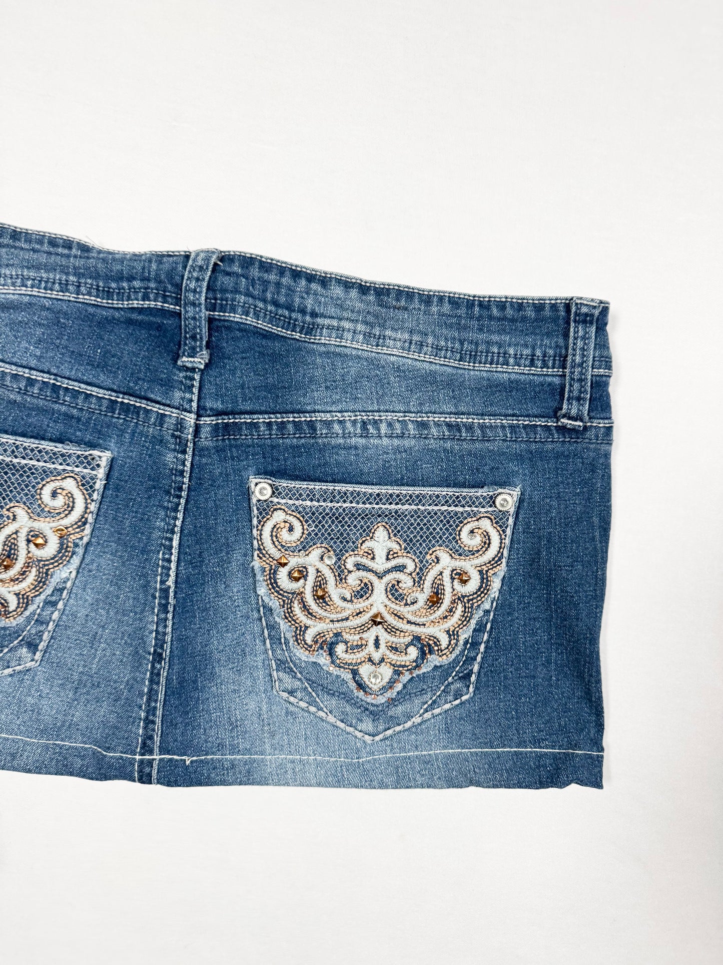 Embroidered Mini Skirt ♡ Size L