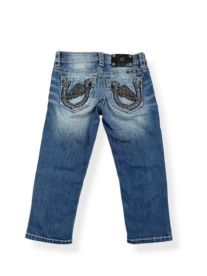 Wing Horseshoe Miss Me Capris ♡ 25”