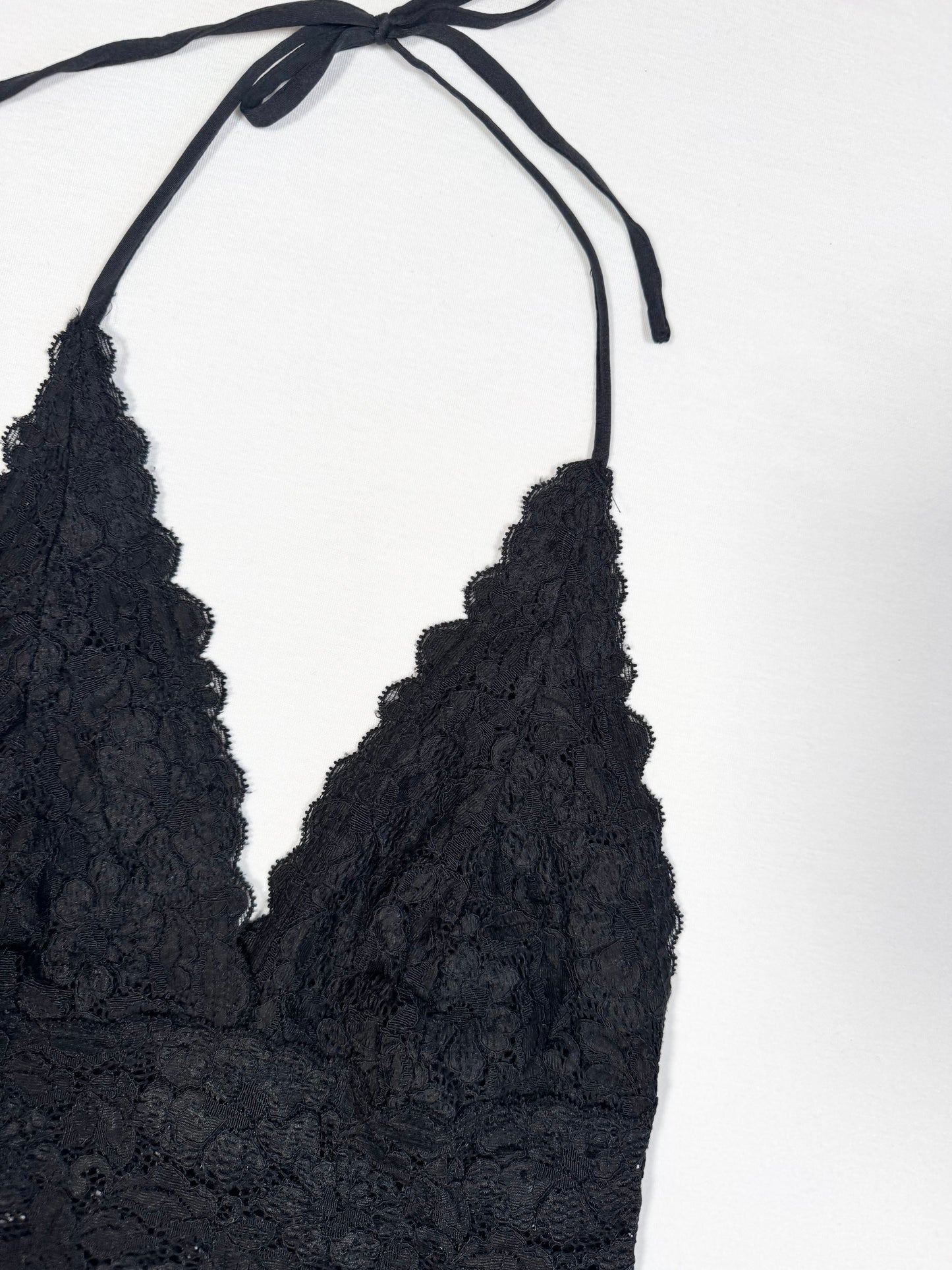 Black Lace Halter ♡ Size S