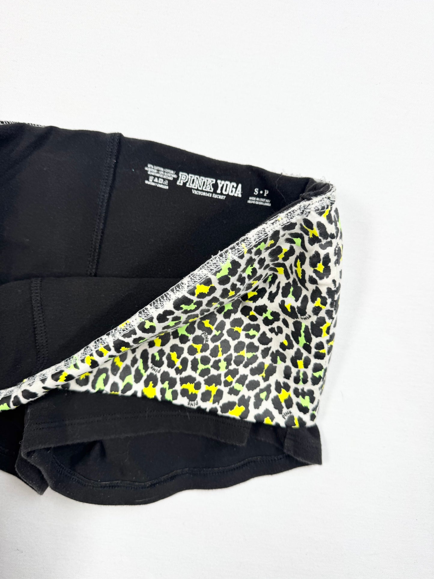 PINK Green Leopard Fold Over Shorts ♡ XS/S