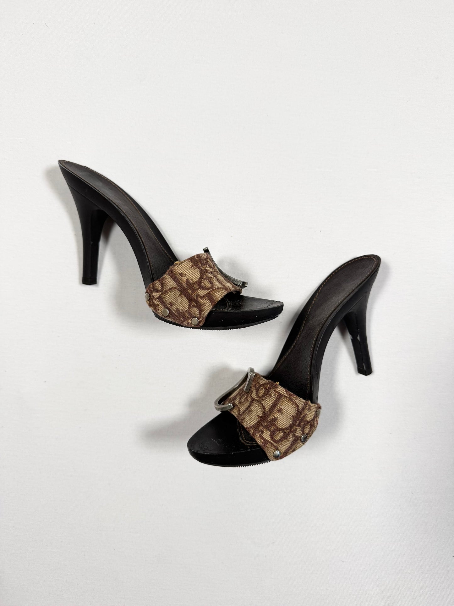 Dior Brown Logo Trotter Heels ♡ Size 38