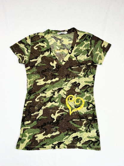 Camo Wing & Key Print Tee ♡ S