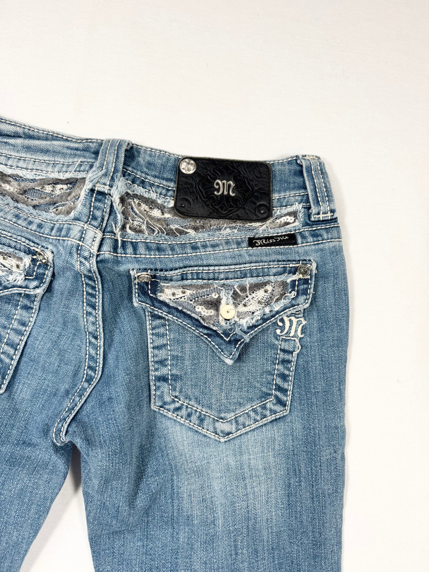 Miss Me Flared Jeans ♡ 27”