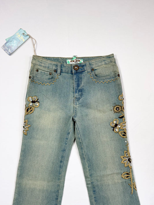 Lightwash Embroidered Flower Butterfly Flared Jeans ♡ 28”