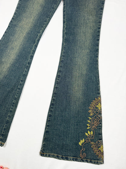 Embroidered Flared Jeans ♡ Size XS