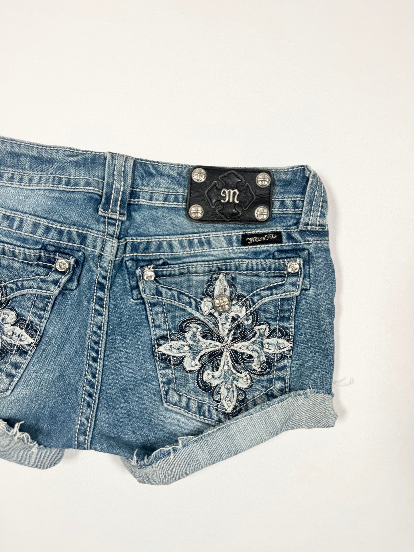 Miss Me Cross Shorts ♡ 29”