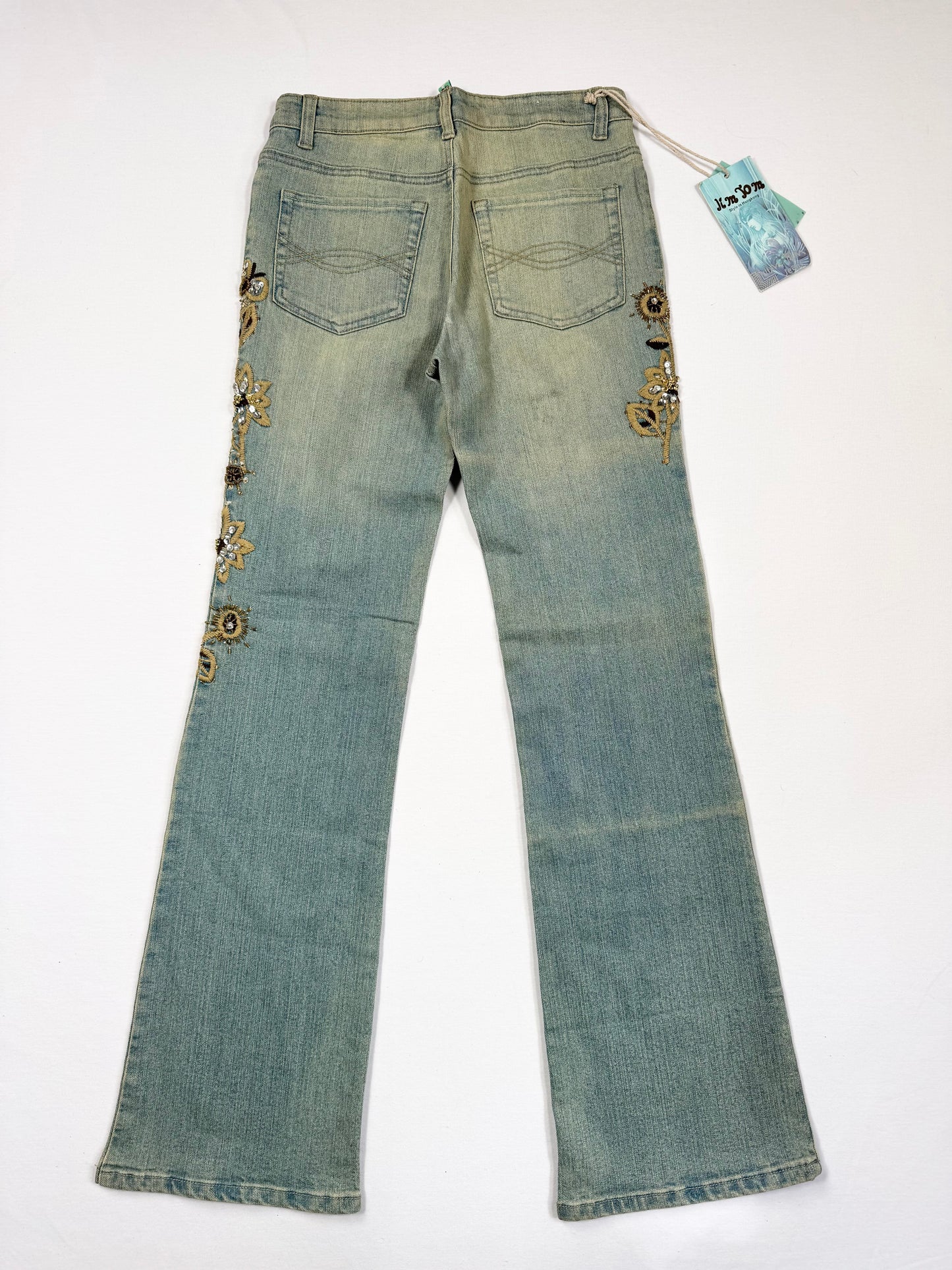 Lightwash Embroidered Flower Butterfly Flared Jeans ♡ 28”