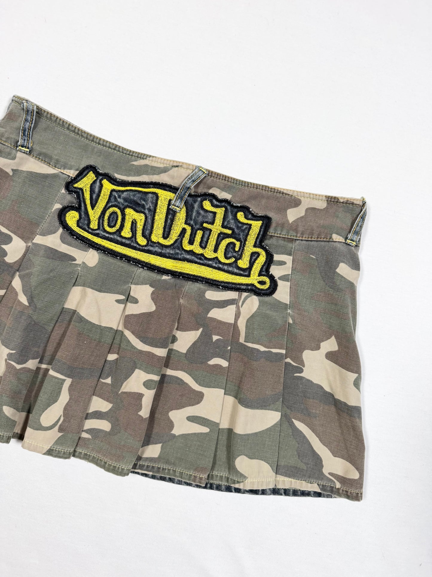 Von Dutch Camo Pleated Mini Skirt ♡ Size S