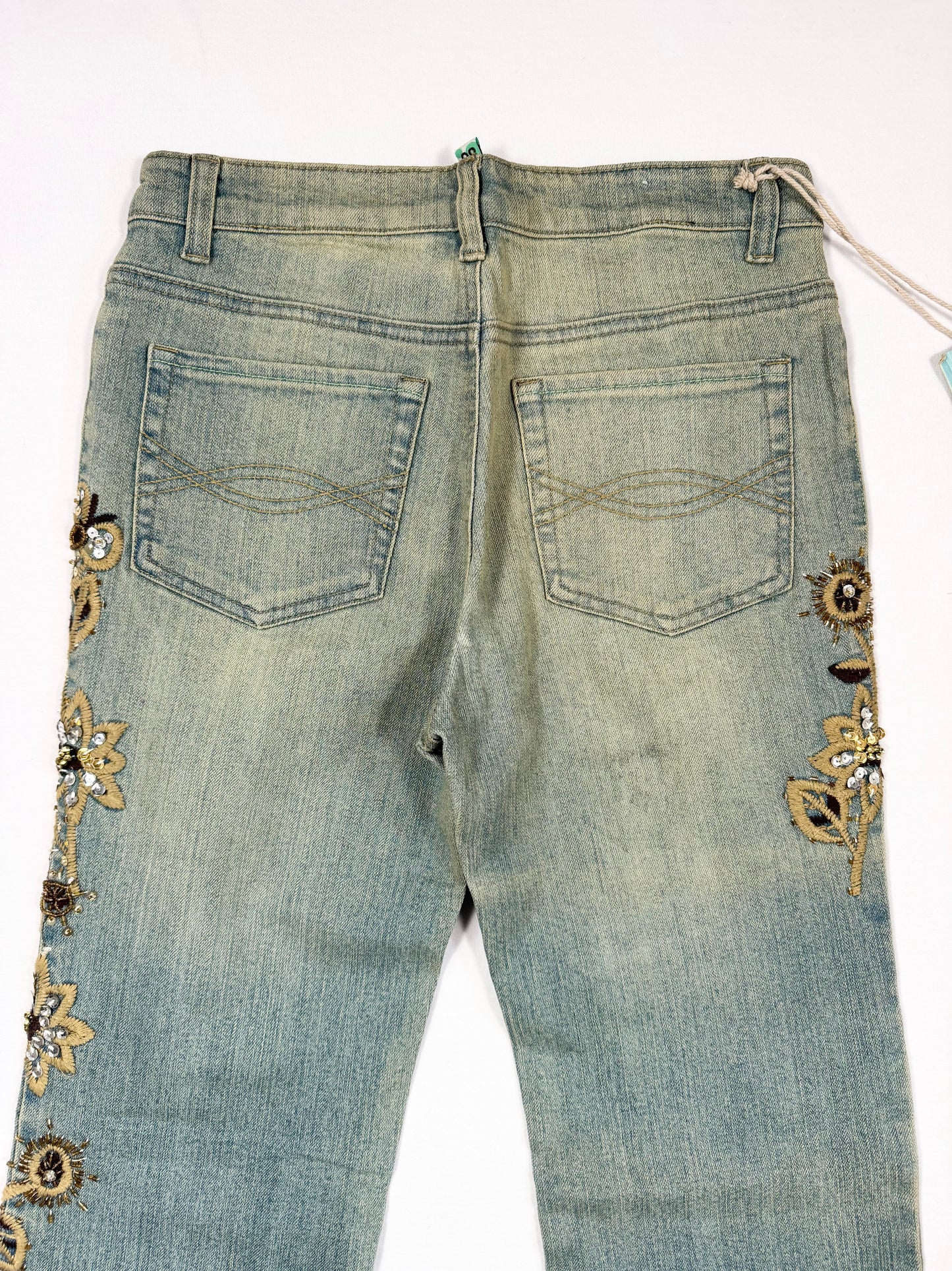 Lightwash Embroidered Flower Butterfly Flared Jeans ♡ 28”