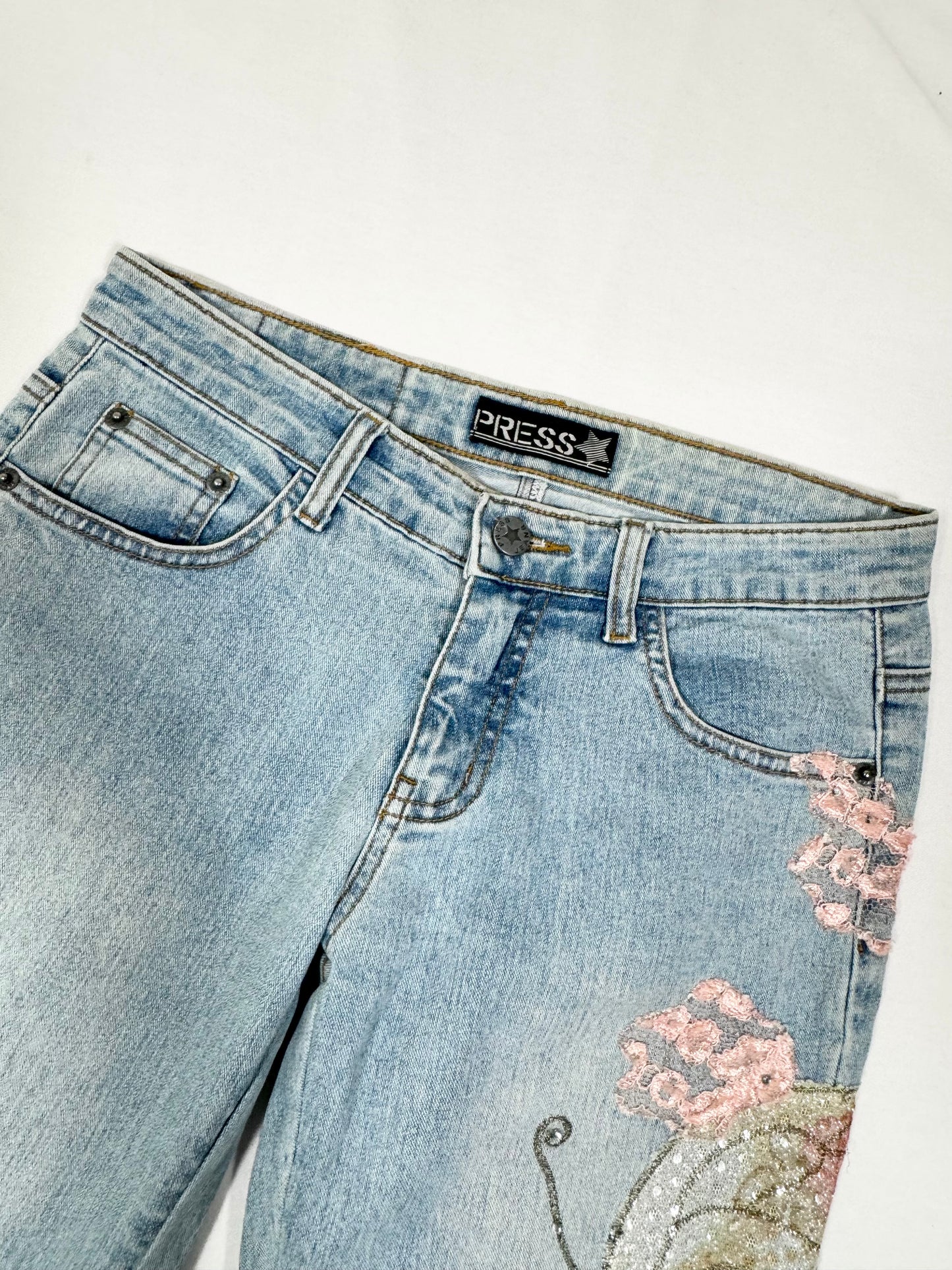 Butterfly Flared Jeans ♡ Size S