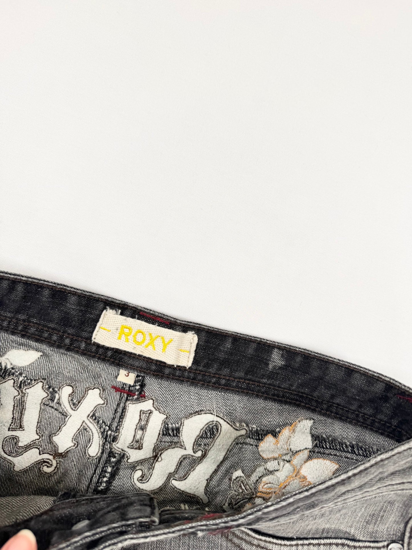 Roxy Embroidered Shorts ☆ S