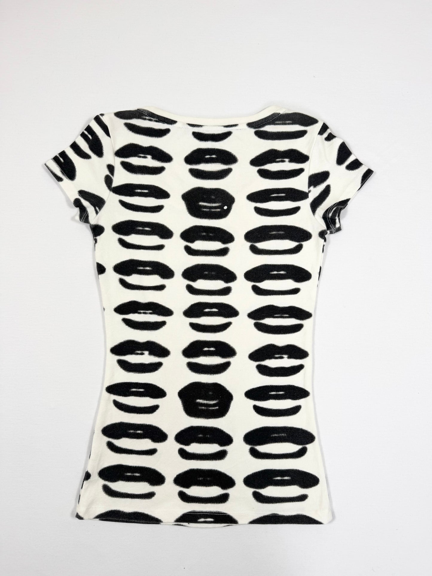 Guess Lips Tee ♡ XS