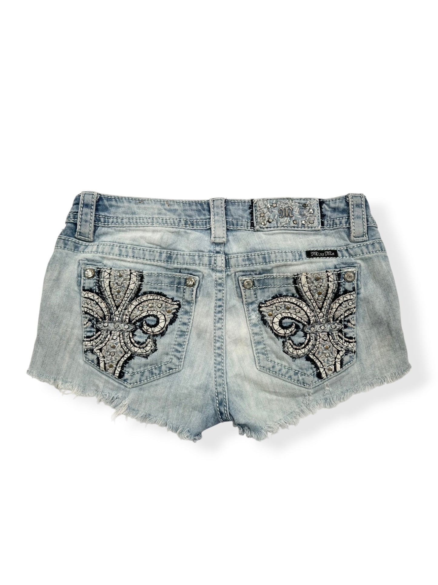 Miss Me Cross Shorts ♡ 27”